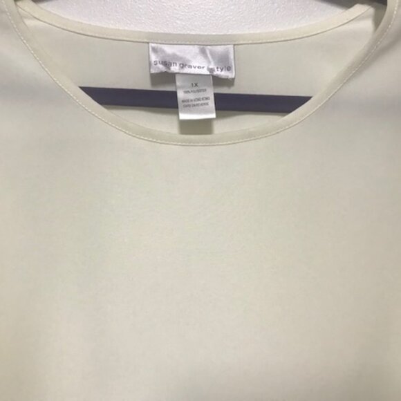 Susan Graver Women Eggshell Shimmer Short Sleeve Pullover Blouse. Sz. 1X - Picture 3 of 5